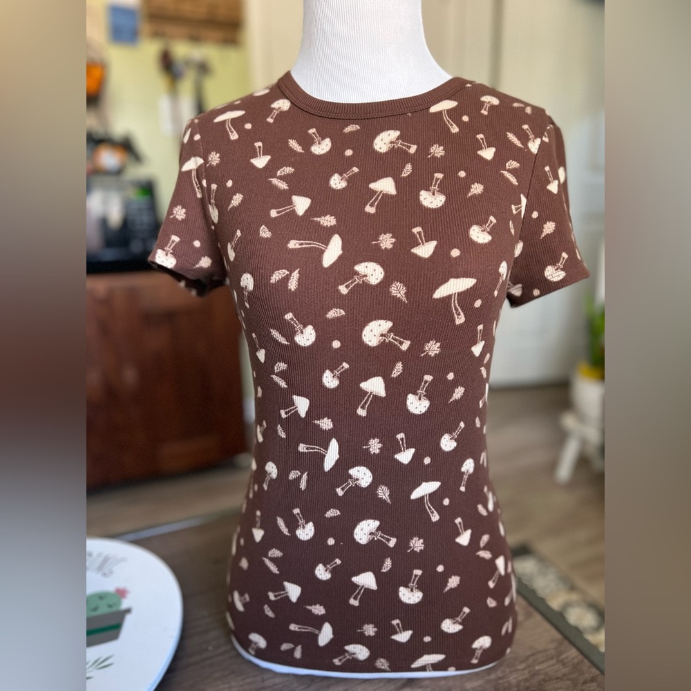 No Boundaries Mushroom Top S Juniors